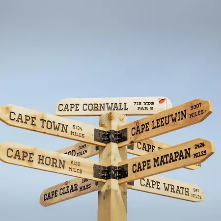 Cape Cornwall Club-2